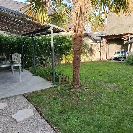 Maison Agreable Dans Petit Village Calme Ossun