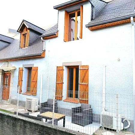 Casa de Férias Maison Agreable Dans Petit Village Calme *